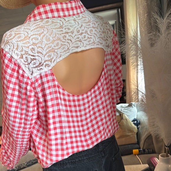 Aeropostale Red and White Notched Collar Button Down Shirt - Picture 9 of 11
